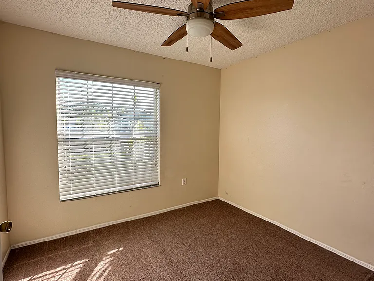 2250 Hannah Ln — Photo 7