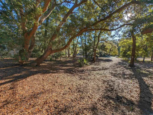 449 Lakeshore Dr., Pawleys Island, SC 29585