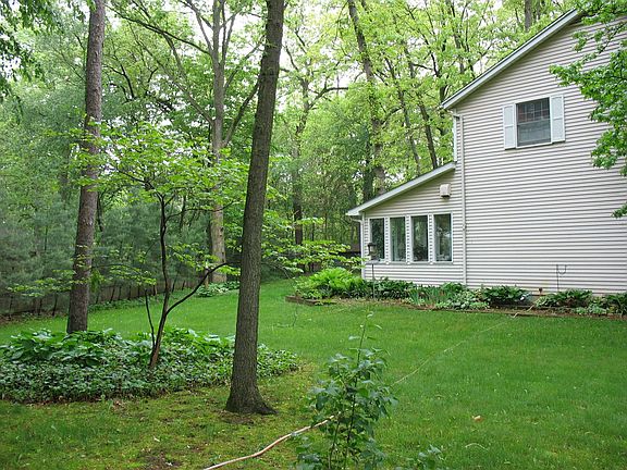 Sunroom across full length of house
