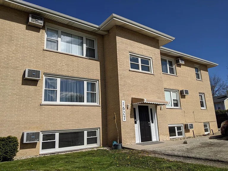 1627 Grove Dr #6 — Photo 1