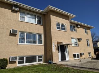 1627 Grove Dr #3, Round Lake, IL 60073