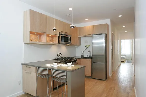 Rented by EXR | media 2