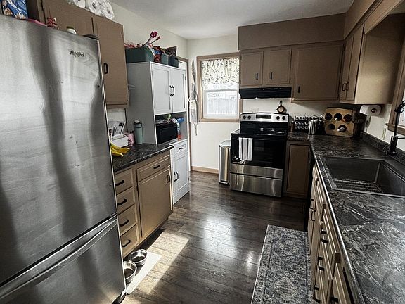 5th image of 604 7th Ave SW