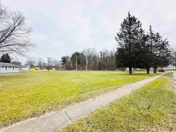 Harrison St, Walkerton, IN 46574