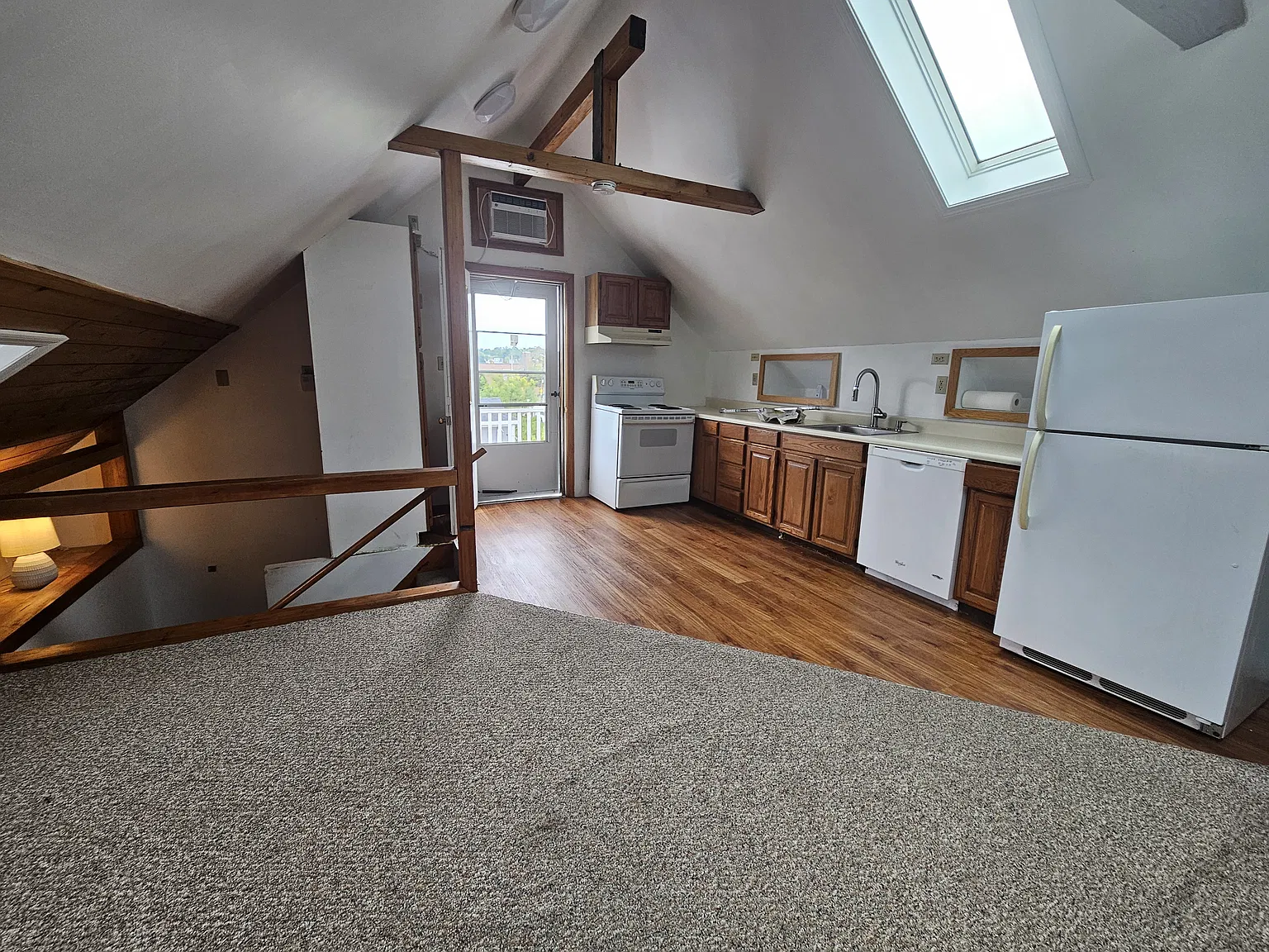 1 bed, 800 sqft, $1,800 — Photo 3