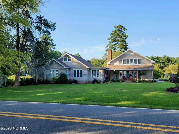 1612 Lakeshore Drive, Lake Waccamaw, NC 28450