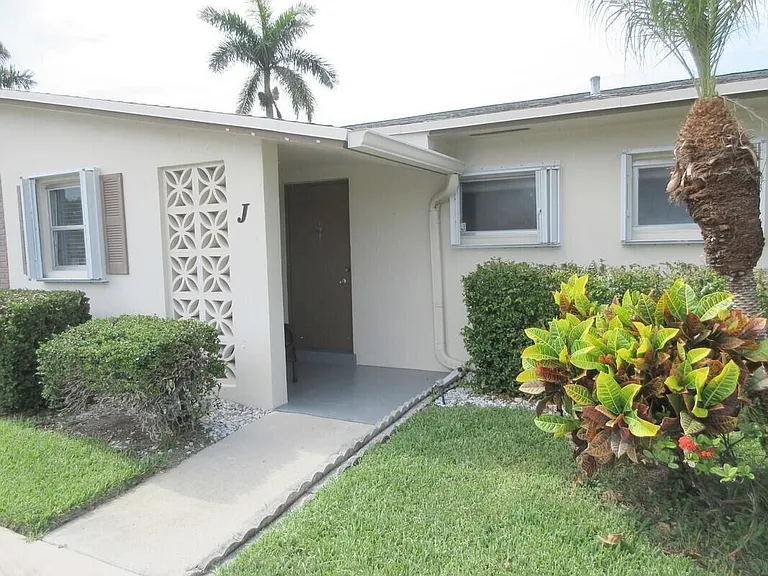 2572 Emory Dr E #J — Photo 1
