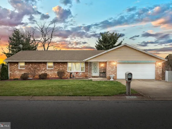 3129 Skylight Dr W, York, PA 17402