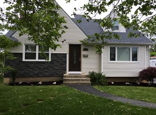 818 Helene St, Wantagh, NY 11793