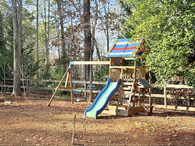 1216 Dorleath Ct — Photo 47