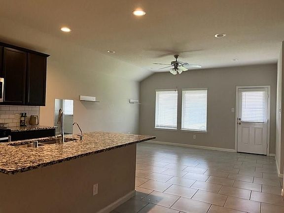 3rd image of 18346 Raven Rock Ln