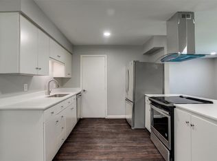 1817 Lake Shore Ct, Fort Worth, TX 76103