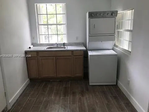 3244 SW 3rd St #L — Photo 3