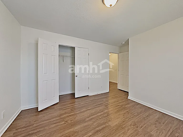 2148 Spring Hill Cir — Photo 16