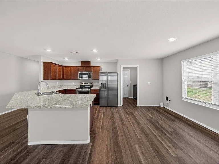 4405 SW Sackett Ave — Photo 3