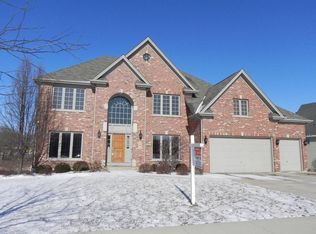 201 Johnson Woods Dr, Batavia, IL 60510
