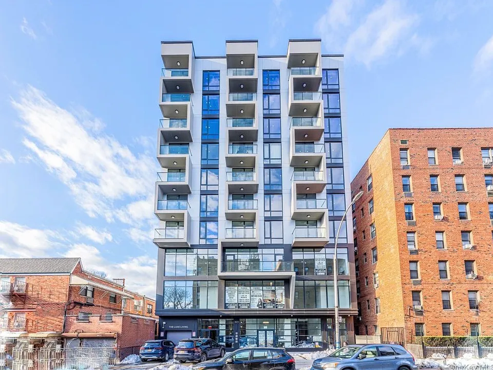 13411 Franklin Ave #6B