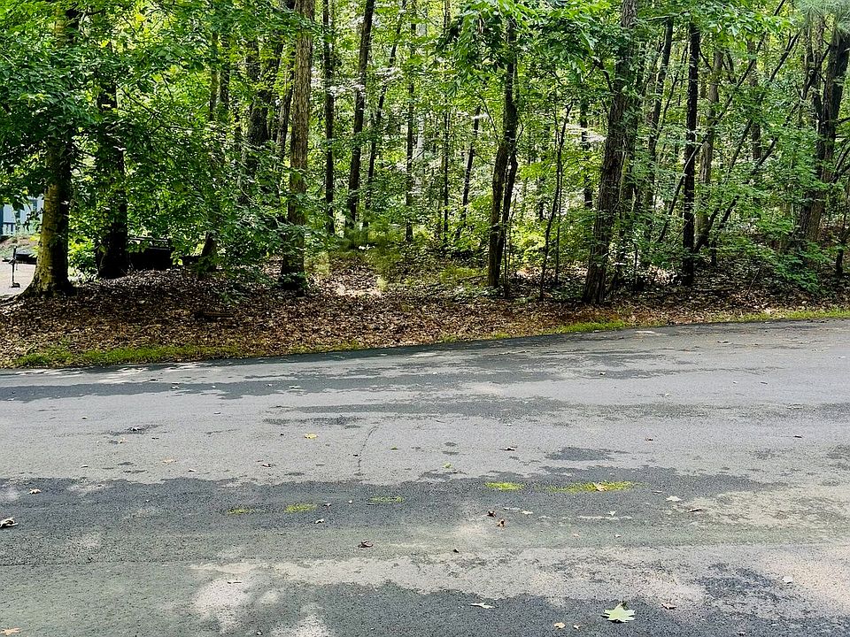 2nd image of 2521 N Carroll Ct