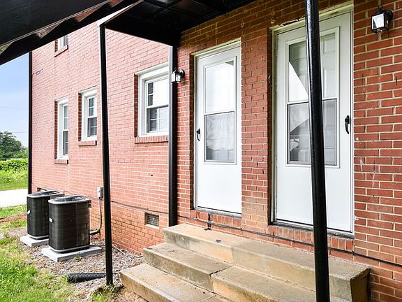 5th image of 411 Hagood St #3C