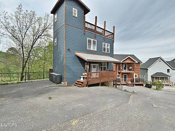 2nd image of 419 Stone Ridge Way