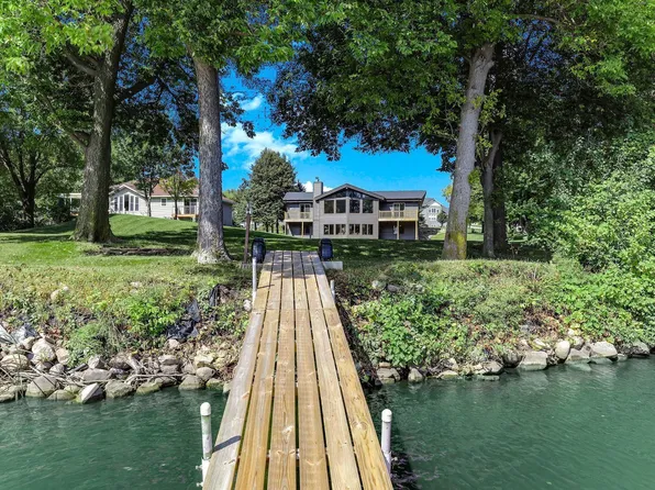 4110 Wells Lake Ct, Faribault, MN 55021