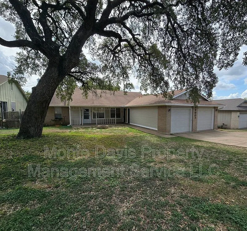 2 bed, 2.0 bath, 888 sqft, $1,495 — Photo 2