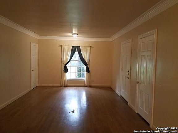 3rd image of 335 E Rosewood Ave APT 2