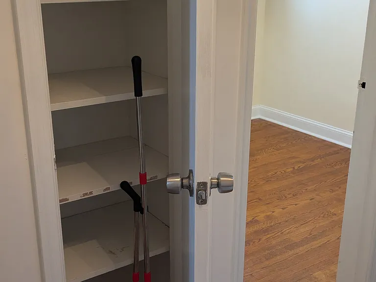 806 Hamilton St NE — Photo 32