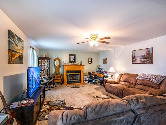 4th image of 410 Foley Dr
