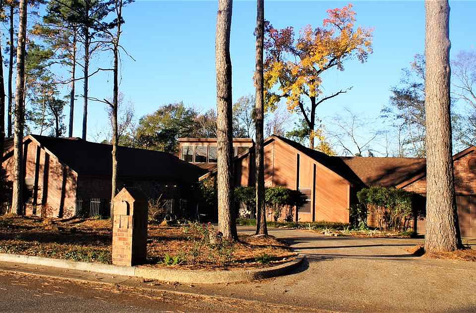 1st image of 1701 Leisure Ln