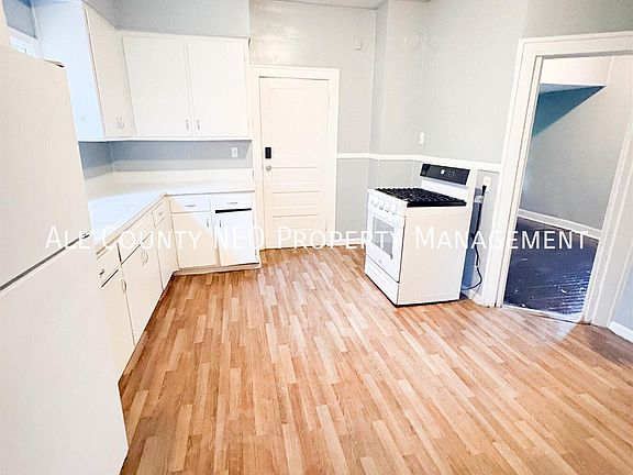 2nd image of 378 E 156th St