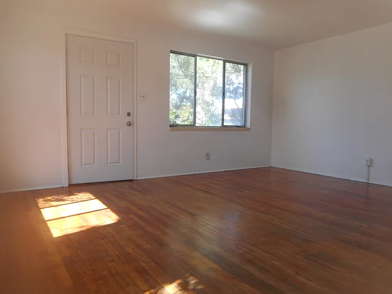 1559 G St — Photo 3