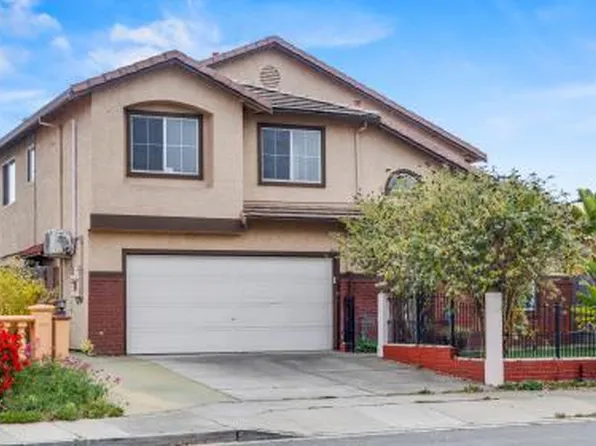 1392 New Hampshire Ct, Salinas, CA 93905