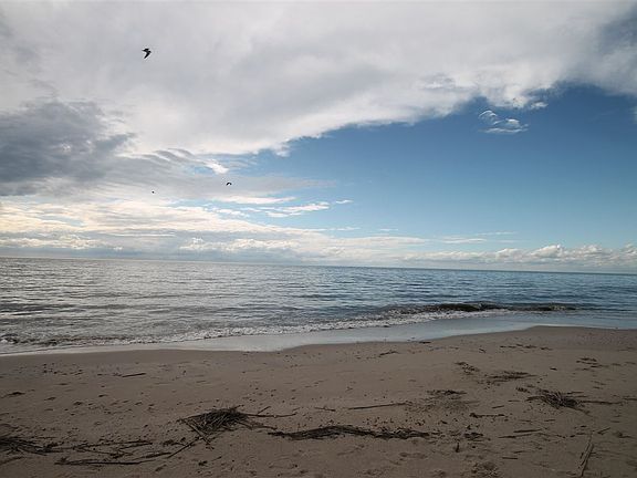 5th image of 2697 Bay Dr
