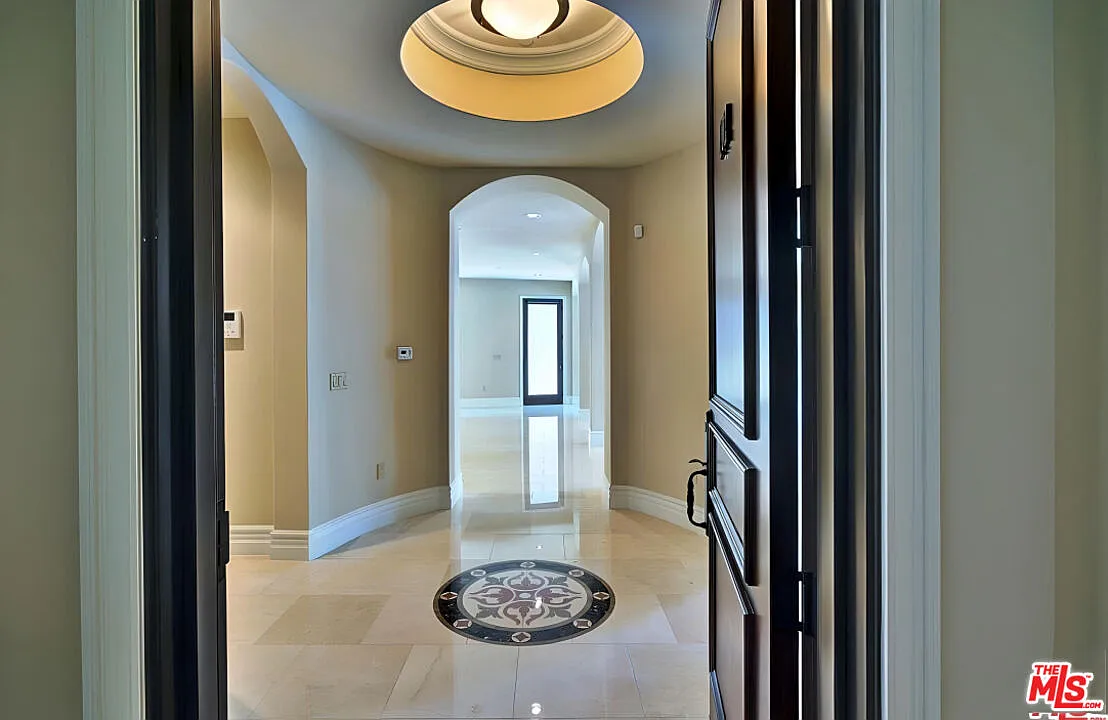 2 bed, 3.0 bath, $6,900 — Photo 2