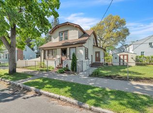 68 Parkside St, Springfield, MA 01104