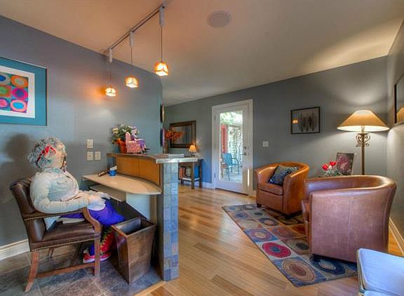 4th image of 1007 Avenue F