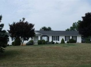 4 Crecy Pl, Hendersonville, NC 28739