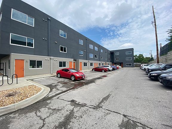 4th image of 3630 Gillham Rd #15021606