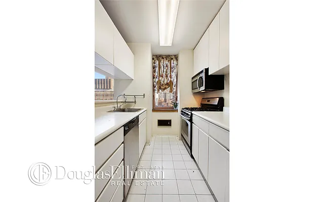 Rented by Douglas Elliman | media 53