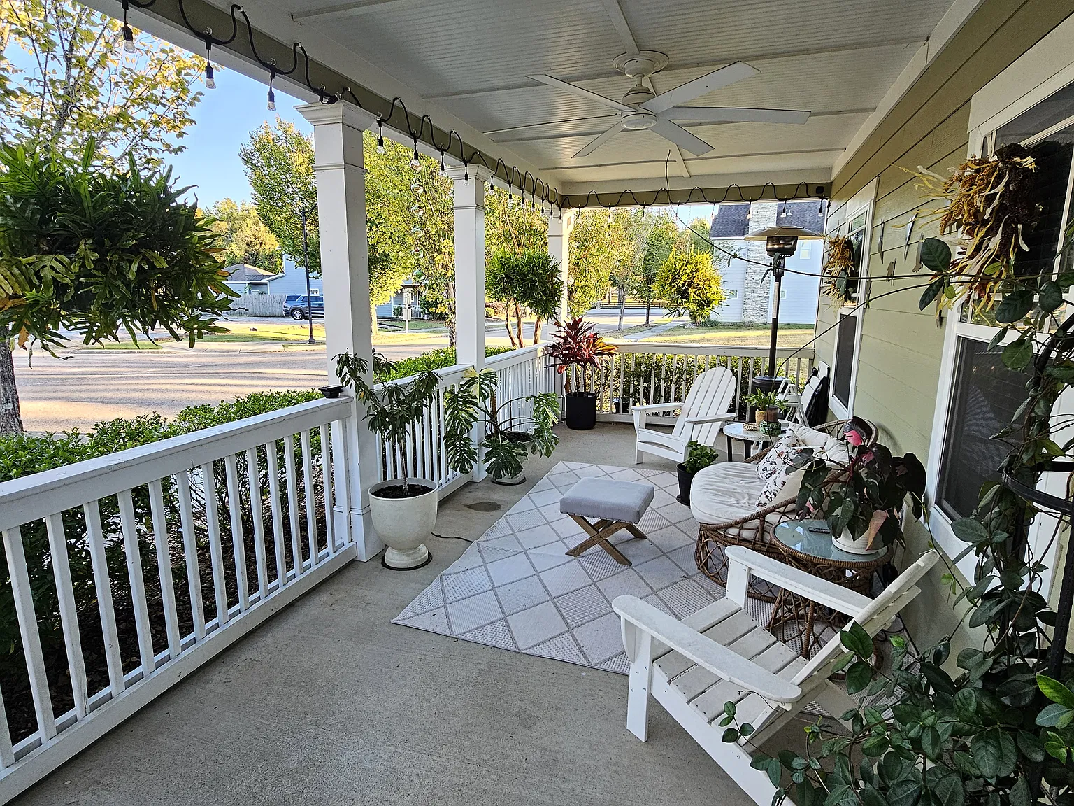 4 bed, 2790 sqft, $2,700 — Photo 2