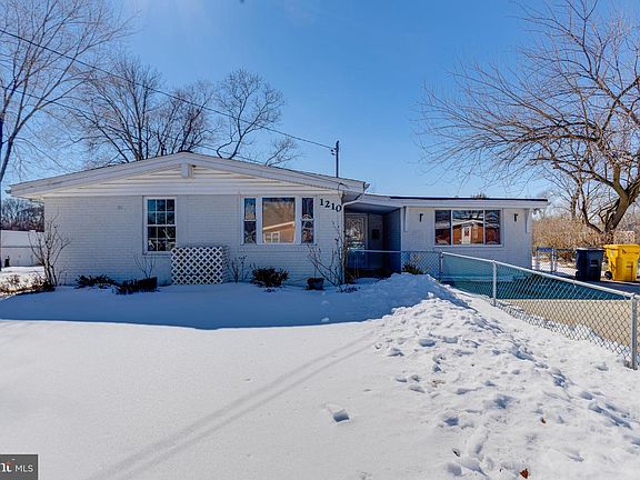 3rd image of 1210 Cathedral Dr