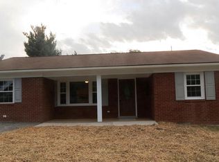 4 Hilltop Dr, Luray, VA 22835