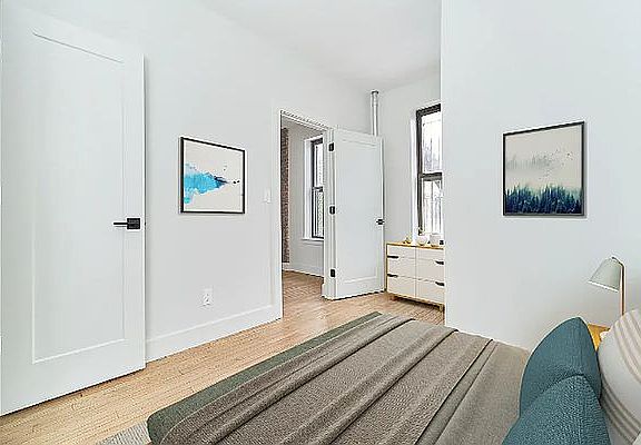 3rd image of 208 E 6th St APT 29