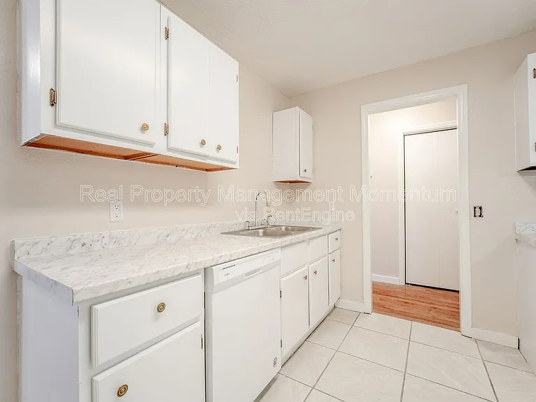 1118 W Fairplay St #A — Photo 7