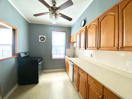 Rented by Parkview Realty NY Inc. | media 6