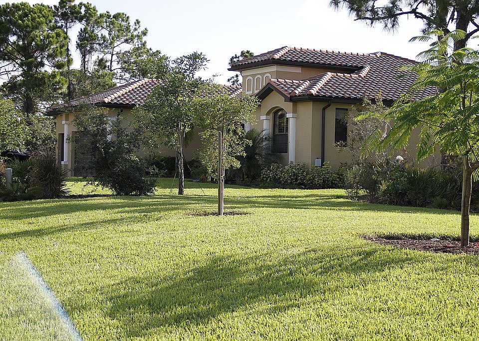 1st image of 253 Arlington Dr