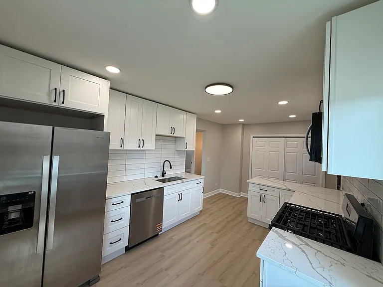 5321 S Kostner Ave — Photo 5