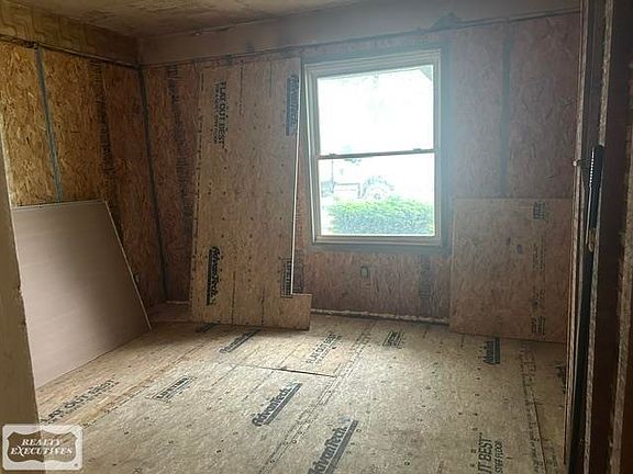 4th image of 159 S Main St