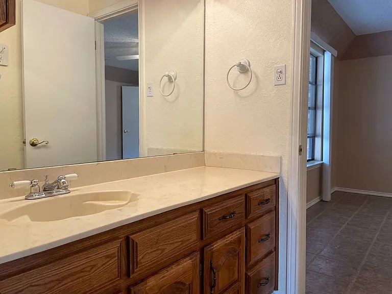 1928 Big Bend Dr — Photo 22